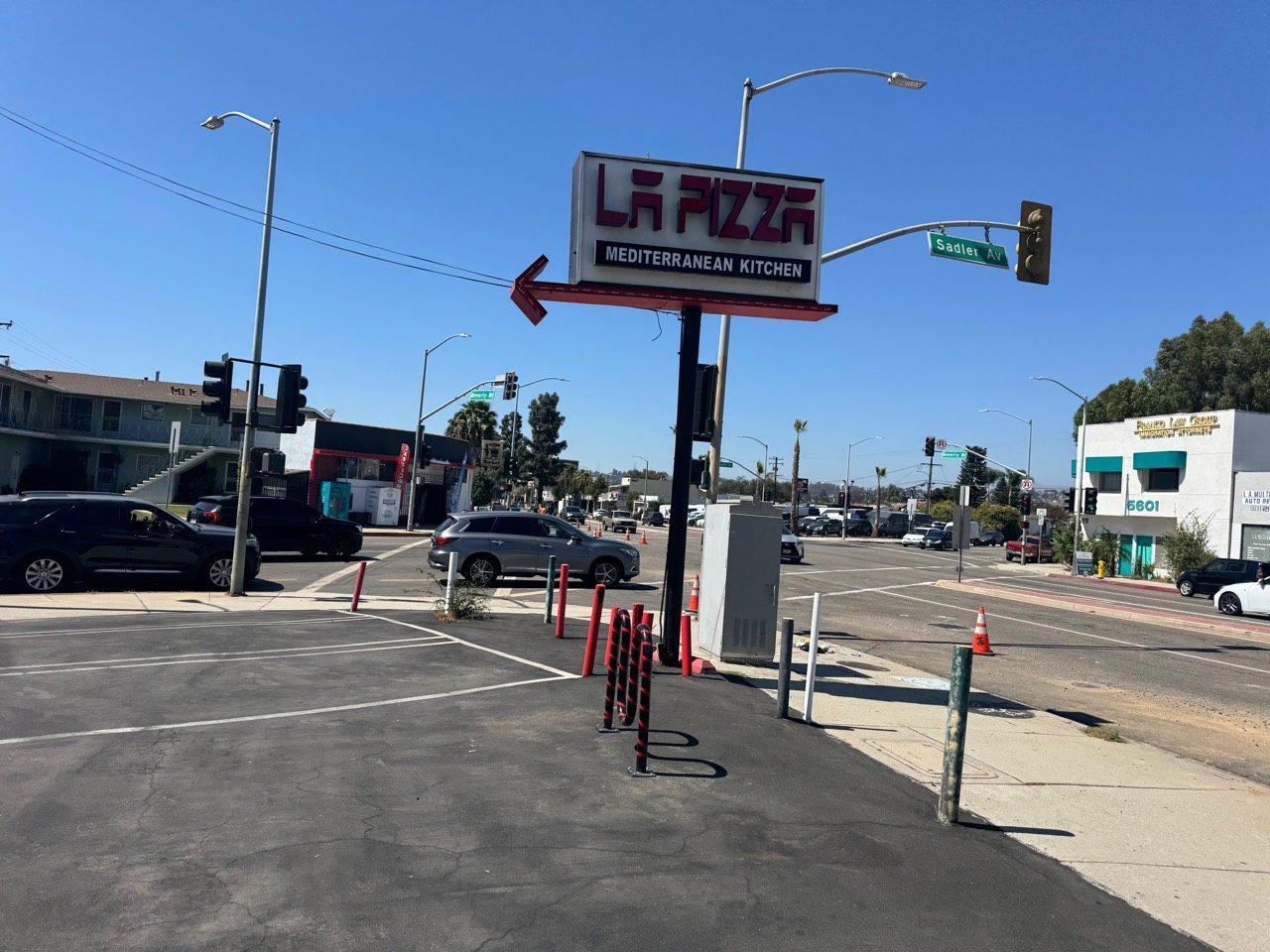 L.A. Pizza roadside sign at Sadler Avenue